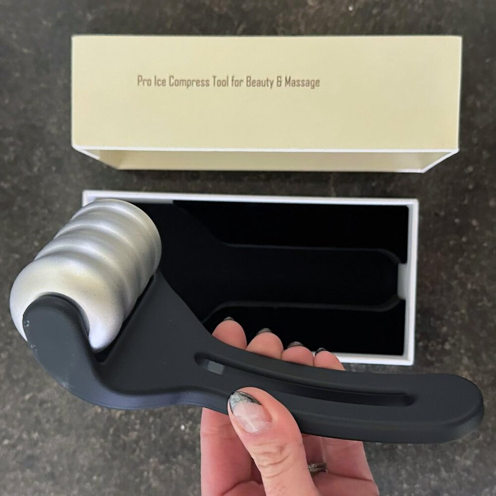 ❄️Premium Spa-Grade Ice Roller - NIB!